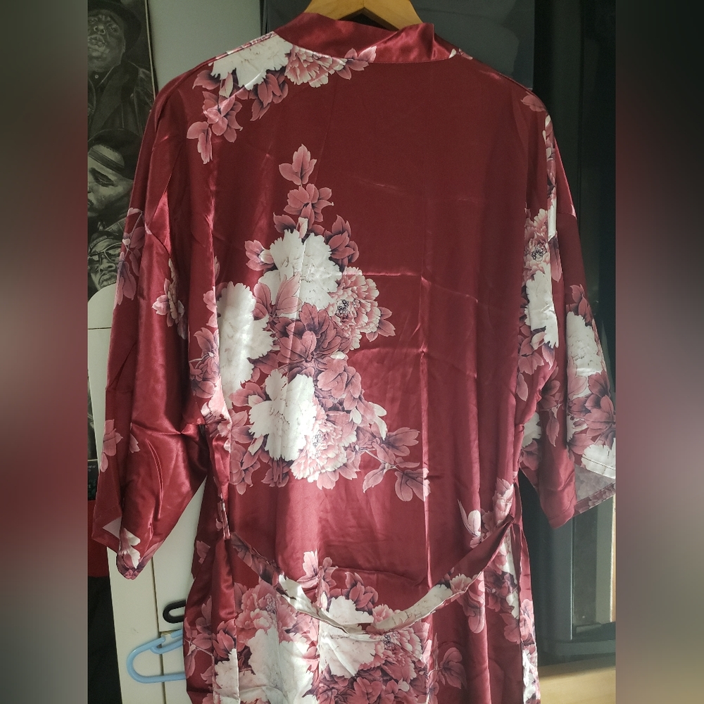Womens Silk Floral Robe Large Like New. BUY ONE ITEM, CHOOSE ONE FREE - Picture 7 of 8